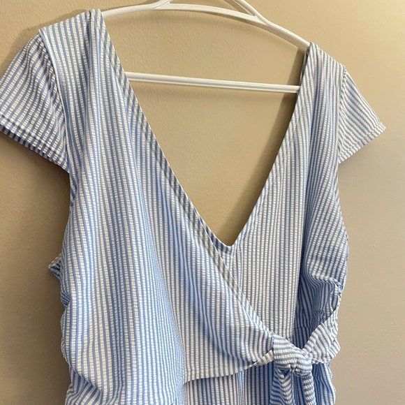 3/$10⚡️Old Navy Seersucker Blue & White One Piece Wrap Swimsuit Cap Sleeve - Picture 4 of 13